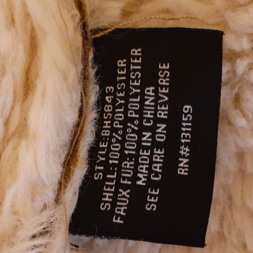 Vest - Picture 6 of 6